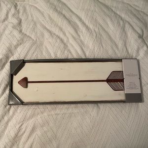 Metal/Rustic Arrow on Wood Wall Decor